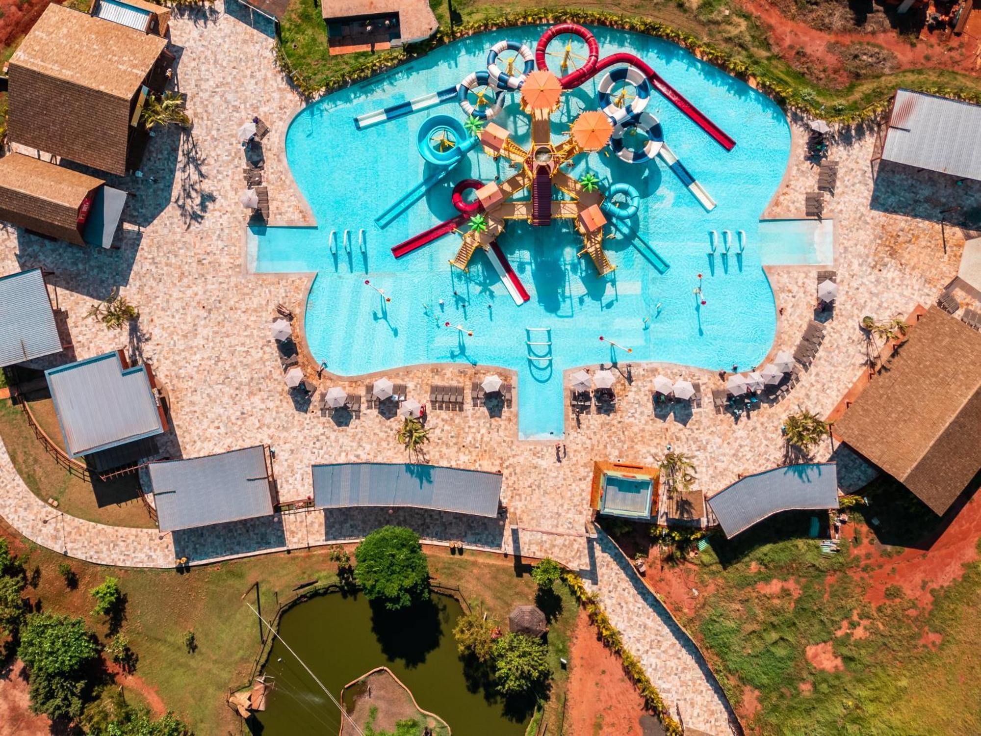 Country Park & Hotel 4*